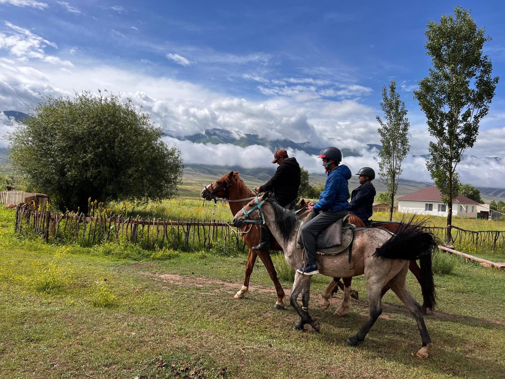 Kyzart Hotel & Horse Tours Bagysh Exterior photo